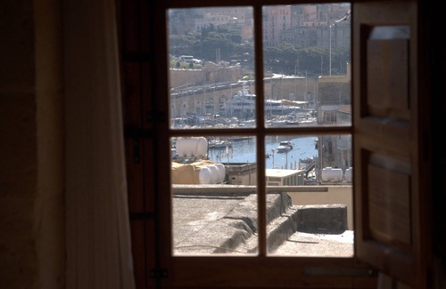 Senglea House | A remarkable 500 years old house of character.