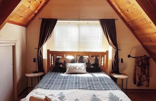 Sugarloaf Ski Chalet | A Romantic, Cozy Mountain Inspired Chalet