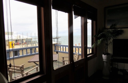 Port Noarlunga Apartment | A Room with a View at McCloud House