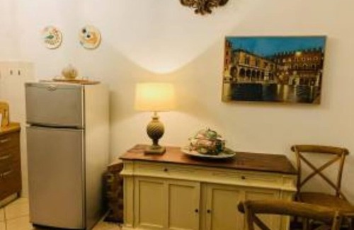 Sud-Est Apartment | A room with a view inside Verona old town, few steps from the Arena!