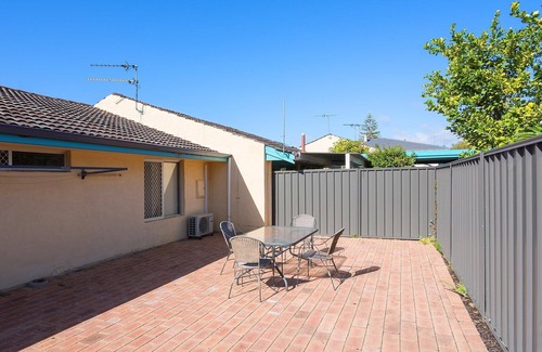 West Busselton Villa | A Shore Thing- Located opposite Busselton Foreshore!