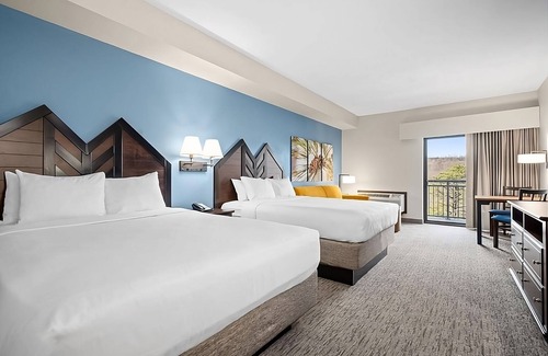 Tannersville Hotel | A Short Drive from Mountain View Park! 2 Queen Suites w/Mountain Views!