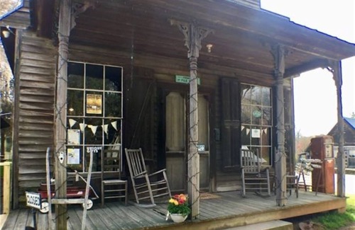 Southmont House | A Simpler Time: Two bedroom apt. above 1906 General Store in Gold Hill NC