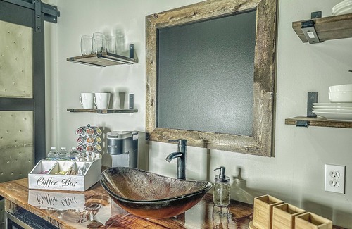 Carlinville Apartment | A small town hidden gem. You feel like a kid again when you enter the HiDeAwAy.