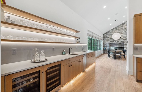 Roslyn House | A Spacious 8000 sqft Suncadia estate w/heated Saltwater Pool and Hot tub