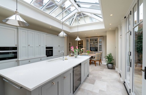 Chichester House | A spacious and grand Georgian house for 8 in central Chichester with parking.