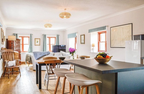 Carlisle Cottage | A spacious country cottage the perfect indulgent getaway for two.