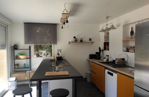 Roquessels Villa | A spacious house with an unobstructed view, at the trailhead