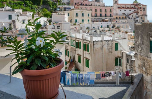 Atrani Apartment | A stone's throw from the sea .