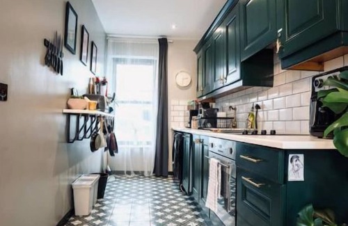 Cobh Apartment | A Stylish 2 Bed Apartment in Cobh Town - Lux Stay