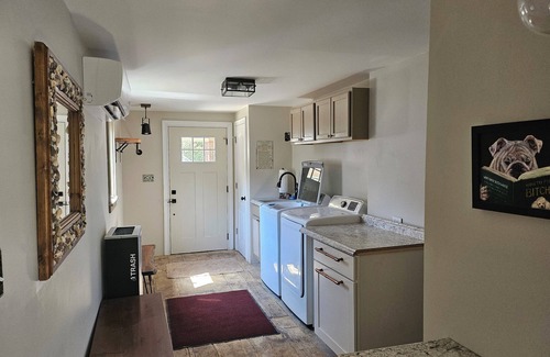 Clifton Forge House | A Stylish 2+ Bedroom Rancher