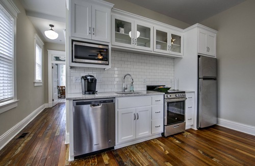 Excelsior Springs Apartment | A Suite Spot Downtown ES