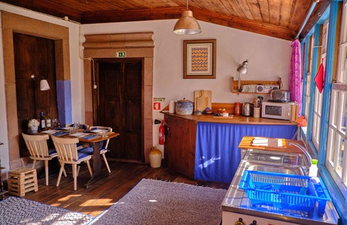 Santo Andre de Poiares House | A traditional self contained Cottage at Quinta da Ribeira (no pool)