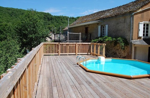 Saint-Christophe Cottage | A traditional country house with a swimming pool near ALBI and NAJAC.