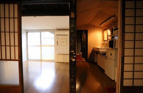 Kawasaki House | A traditional Japanese wooden small house in downtown. Accessible and convenient