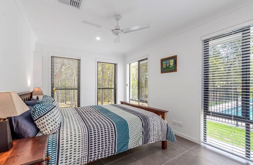 Dakabin House | A tranquil bushland retreat with KB, Ducted AC and access to a heated pool.