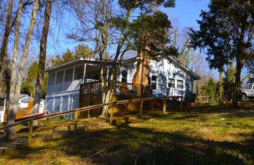 Steele Creek Cabin | A true "Lake Experience" with amazing views and sunsets, from above and below