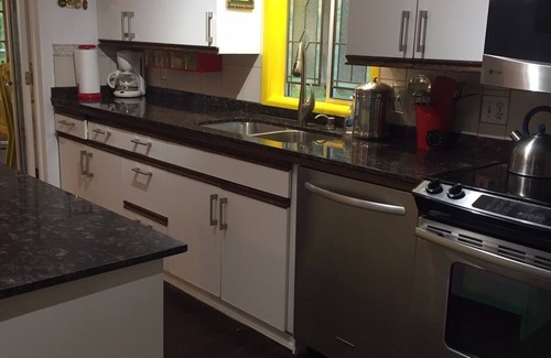 Hatzic House | A true lakefront retro cottage with a mountain view. Pet and kid friendly!