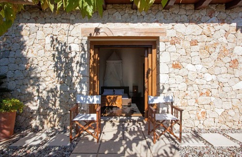 Perigiali Villa | A truly unique and spectacular Greek hideaway!