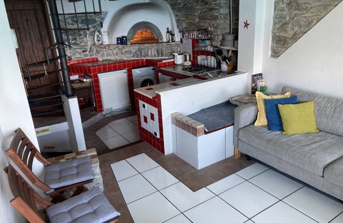 Manarola House | A typical Ligurian house with roof terrace, stunning sea views and AC.