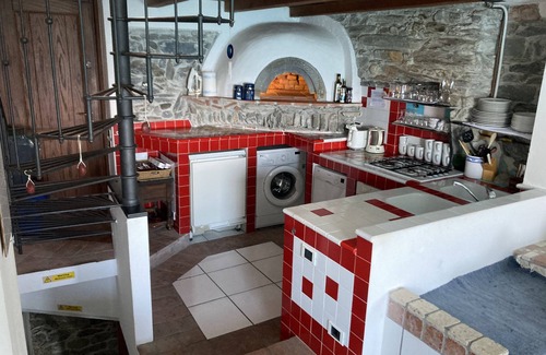 Manarola House | A typical Ligurian house with roof terrace, stunning sea views and AC.