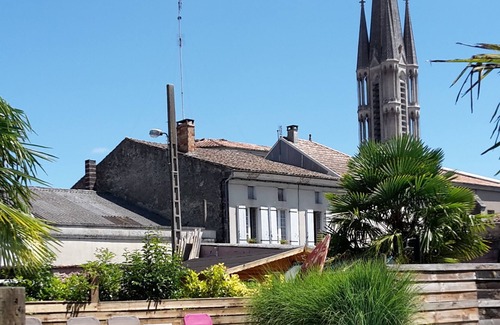 Miramont-de-Guyenne House | A Unique Petit Chateau,Private heated Pool,perfect for families or small groups!