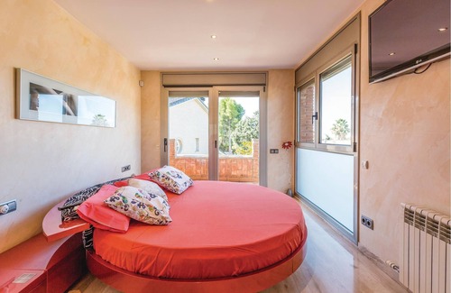 Viladecavalls House | A vacation home in a class of its own for discerning guests.