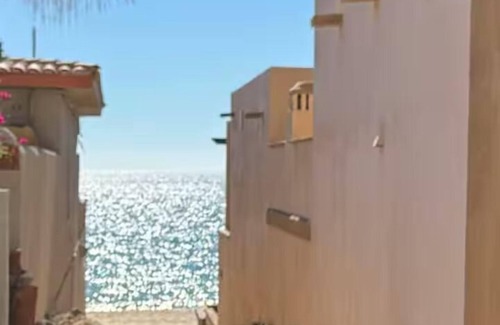 Jimenez House | A Wave FROM IT ALL Casita: