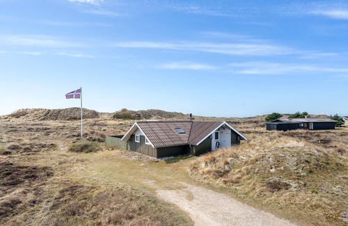 Sonderho House | A welcoming vacation home in an ideal location surrounded by dunes.