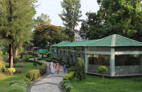 Salt Lake House | A well planned area free from noises , pollution.