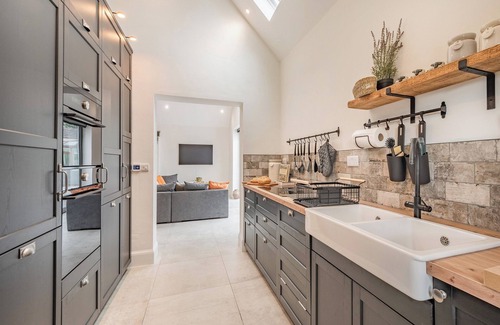 Marchwiel Cottage | A wonderful converted barn sleeping up to six guests.