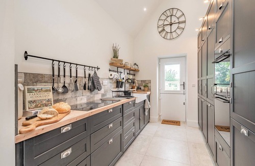 Marchwiel Cottage | A wonderful converted barn sleeping up to six guests.