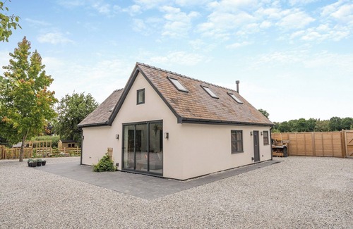 Marchwiel Cottage | A wonderful converted barn sleeping up to six guests.