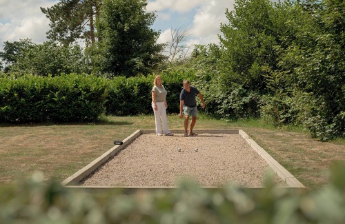 Vogelenzang RV Rental | A wonderful place to stay. The grounds are 16 hectares.