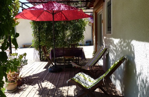 Noyers-sur-Jabron Cottage | A wooden house in the meadow in the heart of Haute Provence