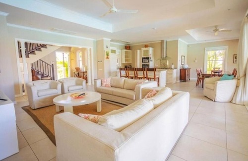 Mahe Island Apartment | A1- Luxury Eden island apartment with private pool and ocean view