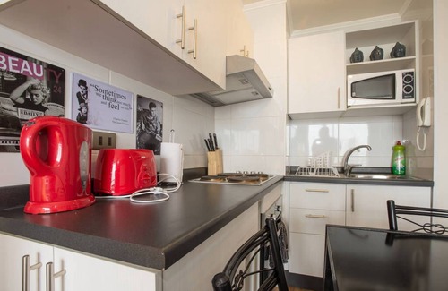 Las Rejas Apartment | A2 Nice, cozy up to 5, views