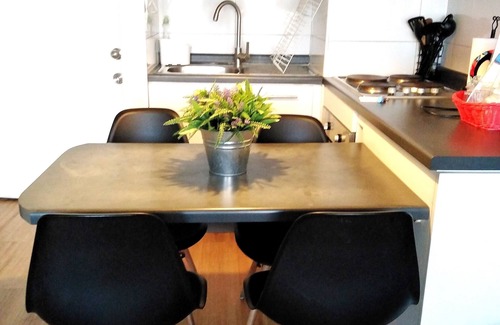 Las Rejas Apartment | A3 Nice, cozy 2 BD up to 5 subway views