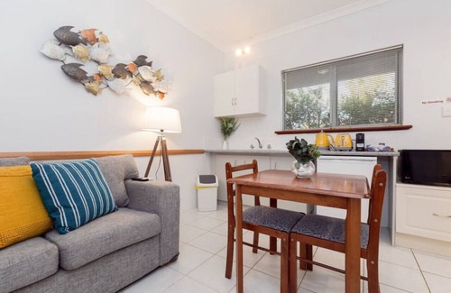 Connolly Apartment | A5 - Bright & spacious, 1 bathroom apartment!