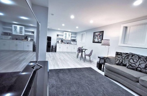 Forest Park House | A5 Luxurious Garden Unit Near Chicago