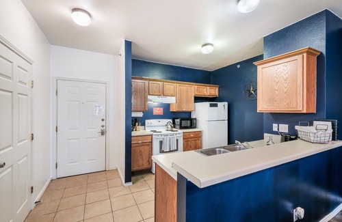 Medical Center District Apartment | AA3 10% OFF! Mins to Methodist & Medical Center