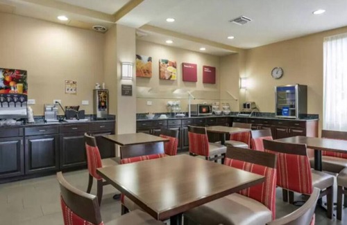 Orlando House | AAA!h Amazing. 2 Queen B,1 Bedroom Suite, Orlando