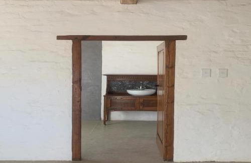 Camdeboo House | Aasvogelkrans Farm Cottages & Camping