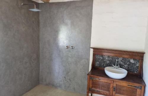 Camdeboo House | Aasvogelkrans Farm Cottages & Camping
