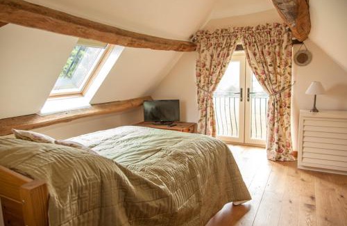 Thame House | Abbey Farm Glamping & Cottage
