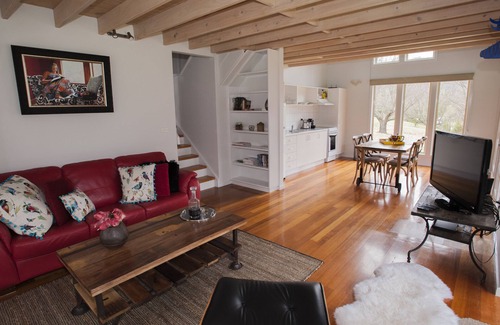 Wandiligong Cottage | Abby's Cottages