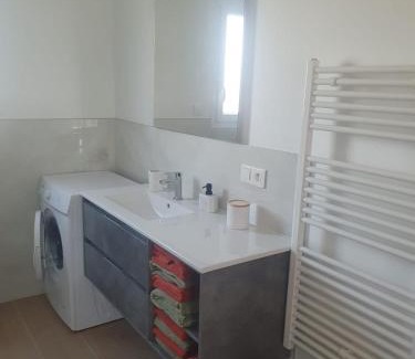 Aydoilles House | Abeille