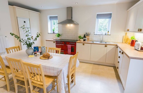 Moelfre Cottage | Aber - a dog that sleeps 5 guests in 3 bedrooms