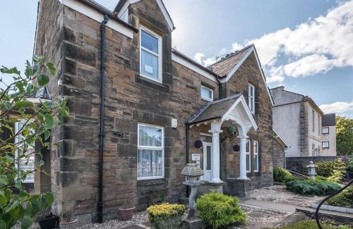 Bonnybridge House | Abercorn Lodge Semi-Detached House