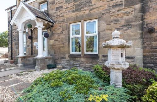 Bonnybridge House | Abercorn Lodge Semi-Detached House